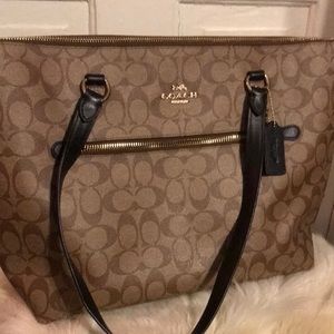 Preloved signature COACH tote bag